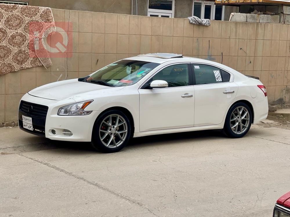 Nissan Maxima